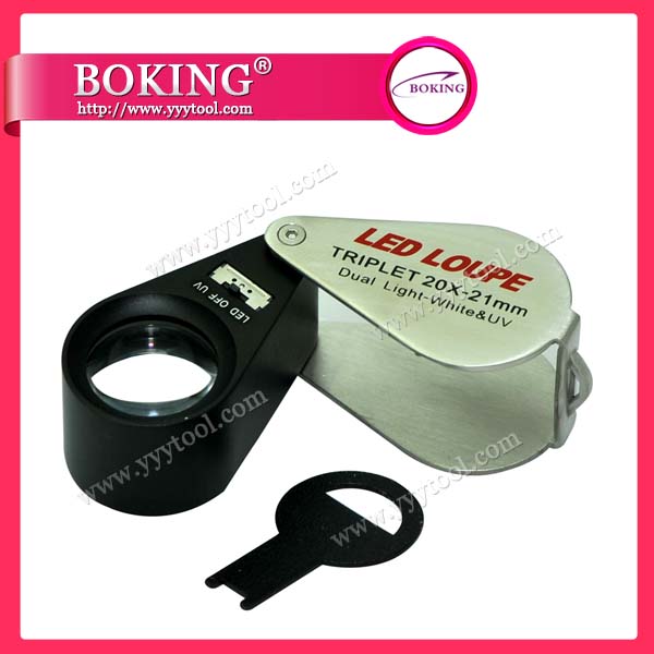 Magnifier with Light