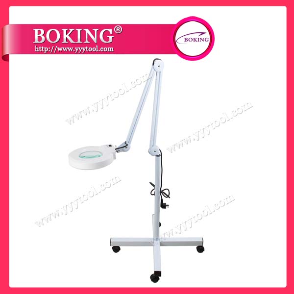 Daylight Fluorescent Magnifier